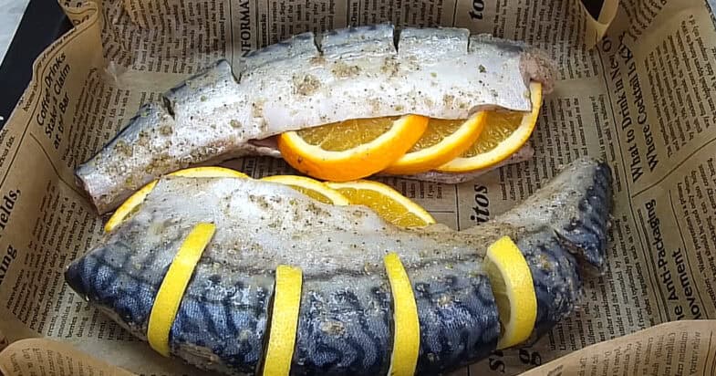 Skumbrė su citrina ir apelsinu, kuri orkaitėje iškepa sultinga ir kvapni net be ilgo marinavimo nuotrauka